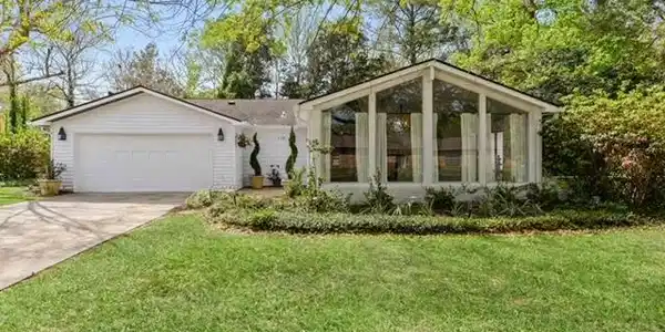 110 Linnet Drive