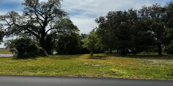 18-A Iberville Drive