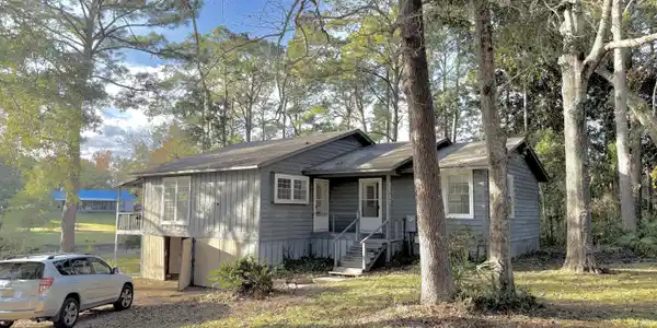 2537 Caravelle Circle