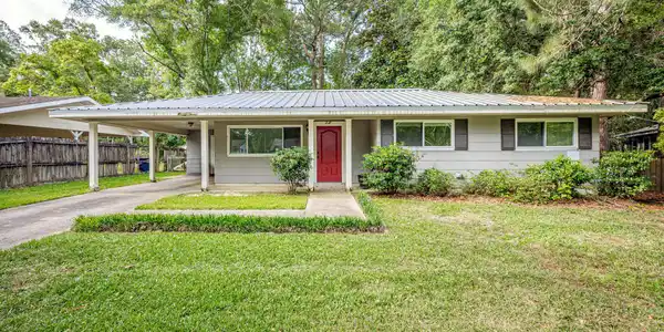 232 Woodland Circle