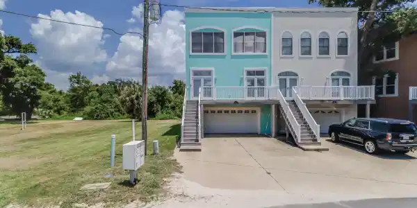 1 Texas Street