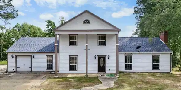 1975 Bayside Drive