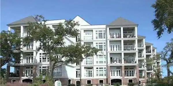 1100 Beach Boulevard W