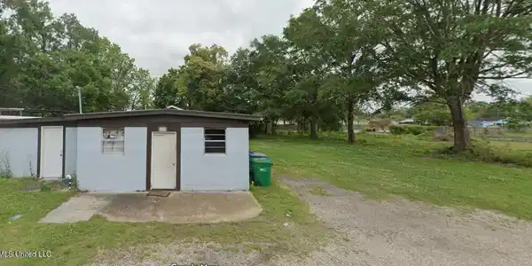 824 Handy Avenue