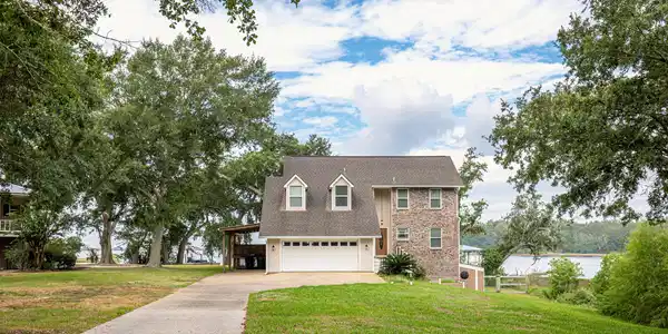 3000 Magnolia Lane