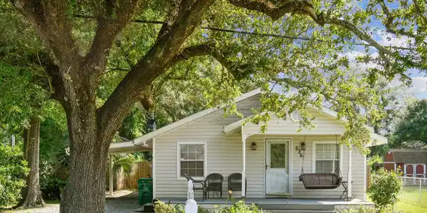 536 Demontluzin Avenue