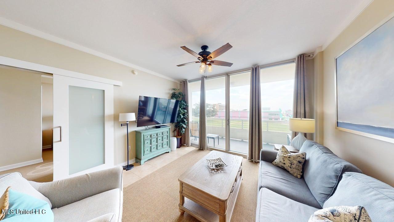 Image 4: 2060-Beach-Blvd-08252025_114614