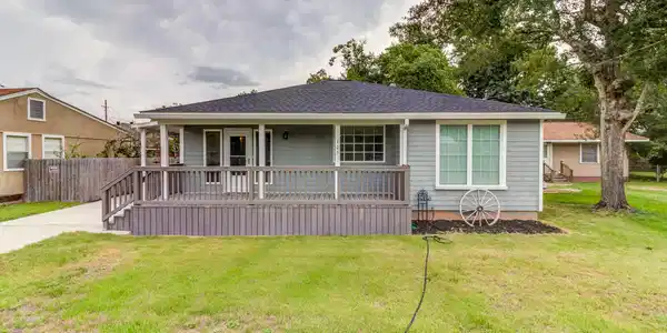 105 Thompson Drive