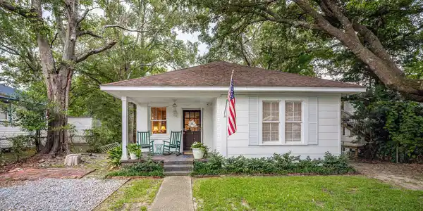 428 Dewey Avenue