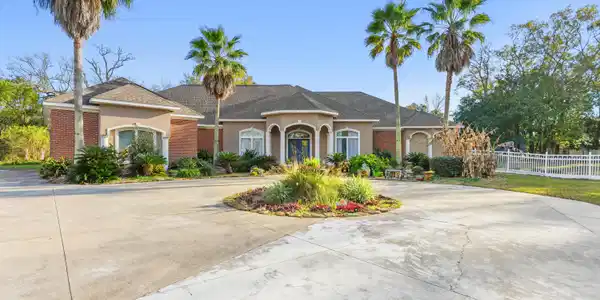 1010 Boxwood Street
