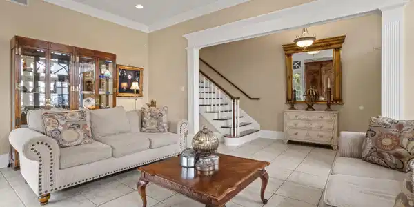 Image 4: 3