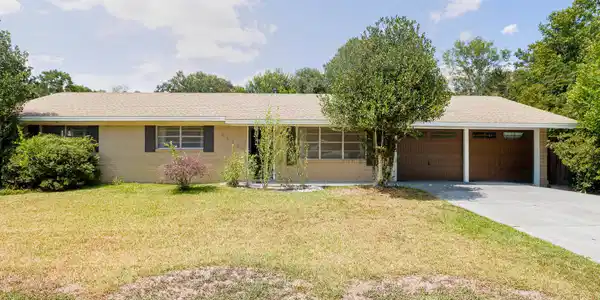 2512 Shady Lane
