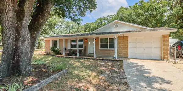 2000 Bradford Drive