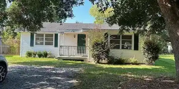 416 Demontluzin Avenue