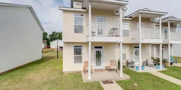 1131 Century Oaks Drive