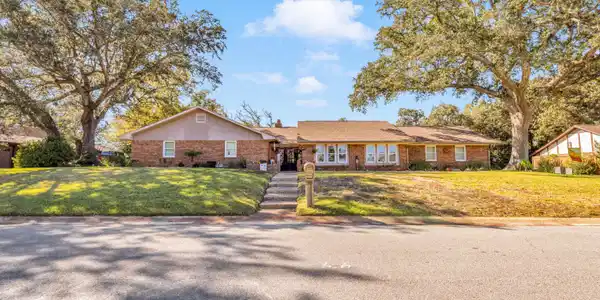 425 Woodland Park Drive