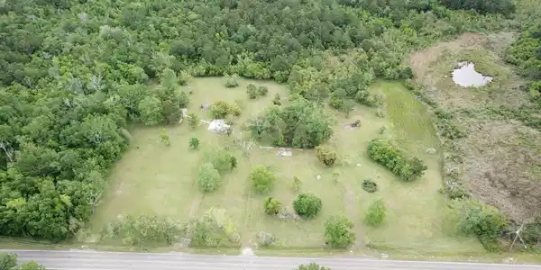 000 Lakeshore