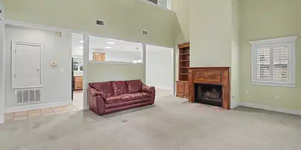 Image 2: Living room