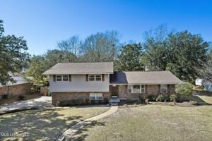 905 Shore Drive N