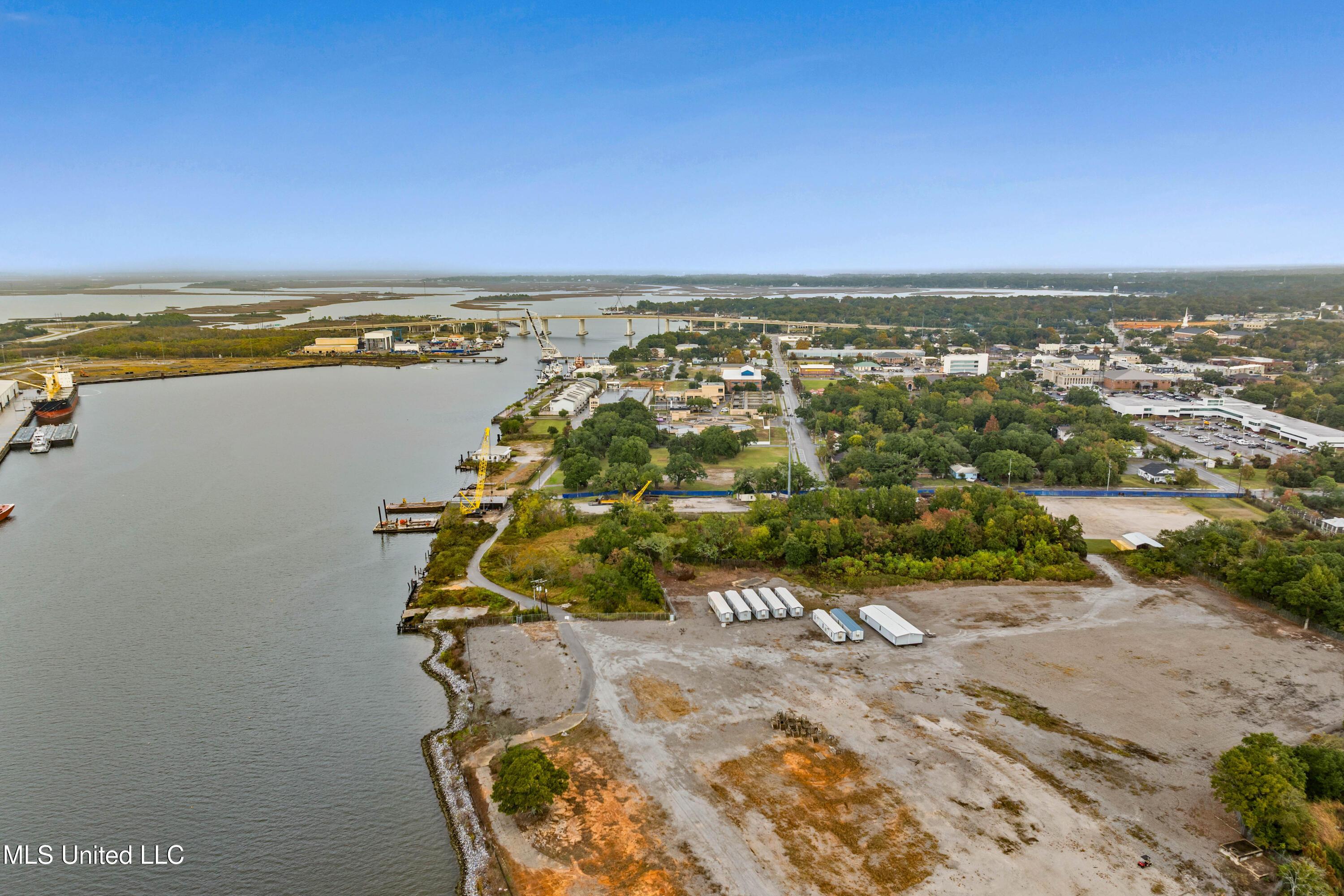 Image 3: 09-2806 Front St-109