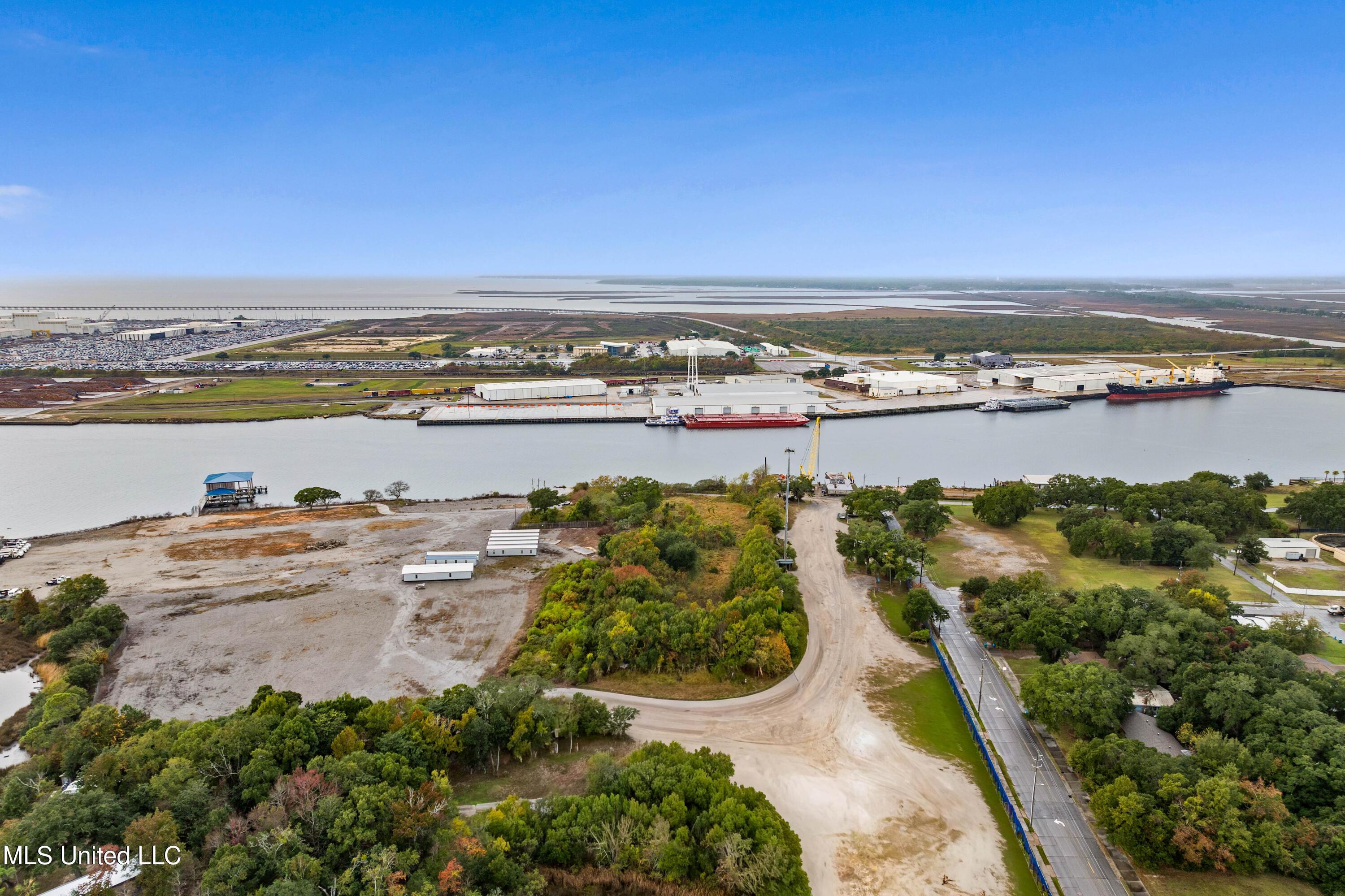 Image 4: 11-2806 Front St-111