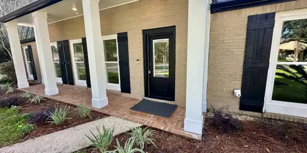 Image 2: Entry