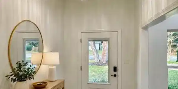 Image 4: Front Entry room