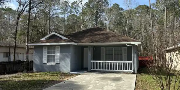7237 Sunflower Street