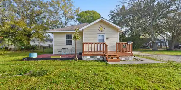36 E Railroad Street
