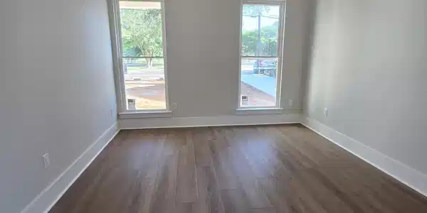 Image 3: Dining room facing 2nd St.