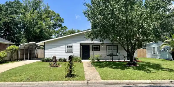 1003 Country Club Drive