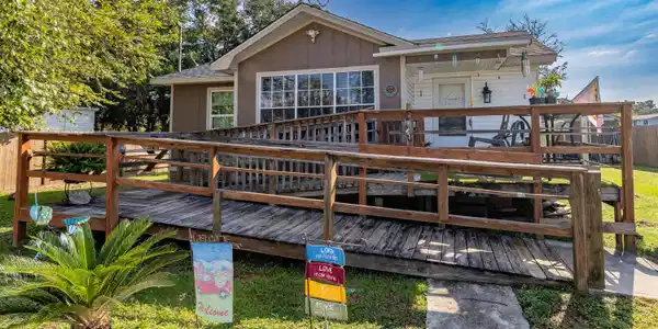 160 Travia Avenue