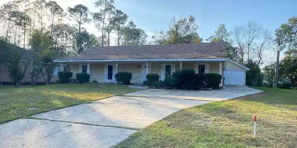 557 Royal Oak Boulevard