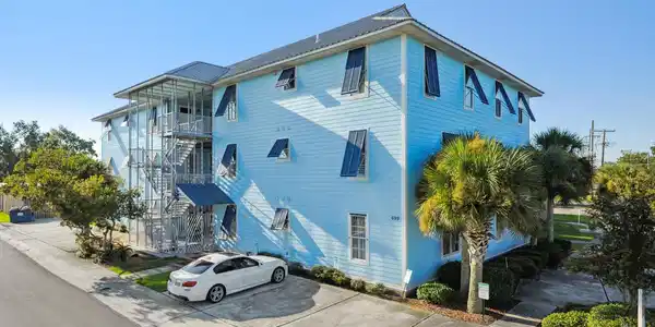 699 Dunbar Avenue