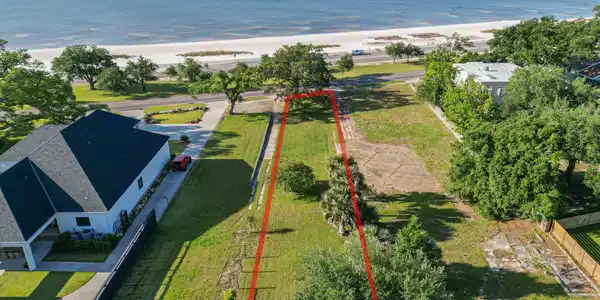 1406 Beach Boulevard E