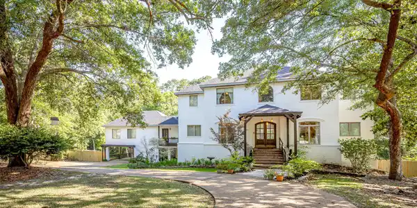 3305 Mount Vernon Court