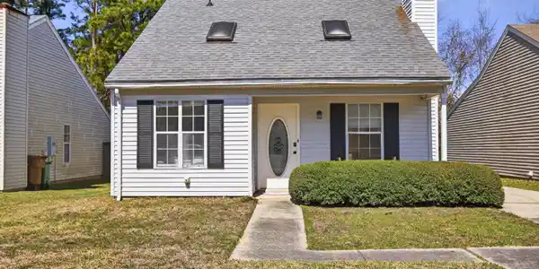 1728 James Buchanan Drive