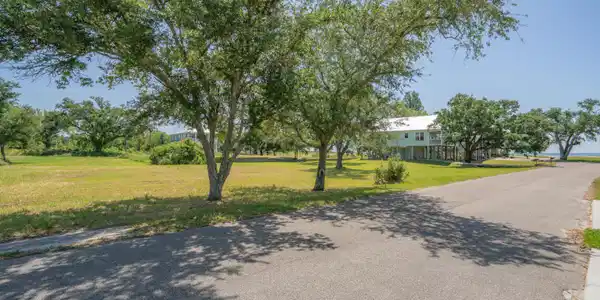 413 Gulf View Avenue