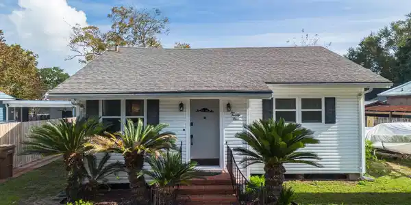 224 Querens Avenue