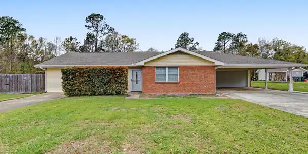 123 Espana Park Drive