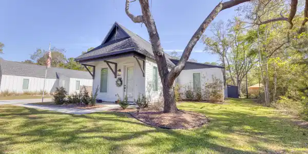 542 Peach Street