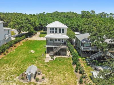 4701 Belle Fontaine Drive E