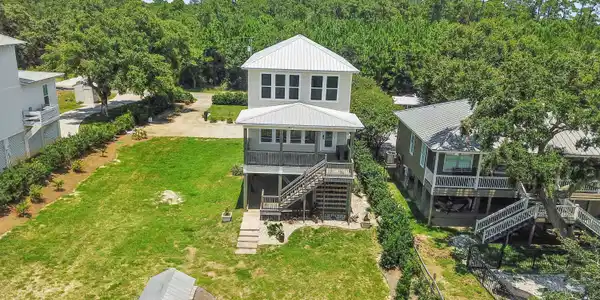 4701 Belle Fontaine Drive E