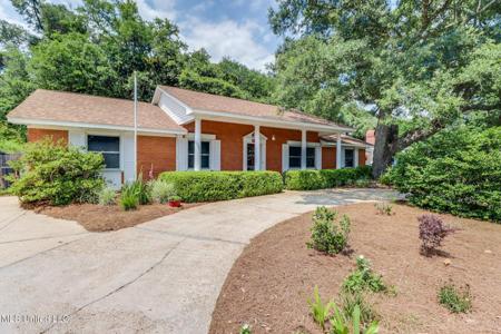 2421 Demaret Drive