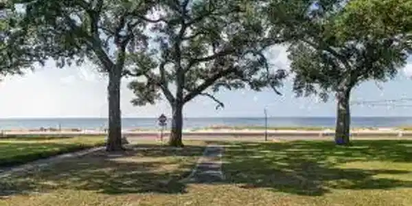 500 E Beach Blvd