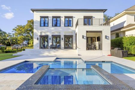 924 E Beach Boulevard