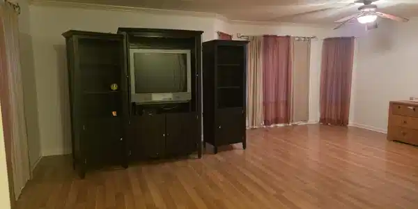 Image 3: Formal living room