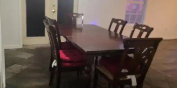 Image 4: Breakfast room