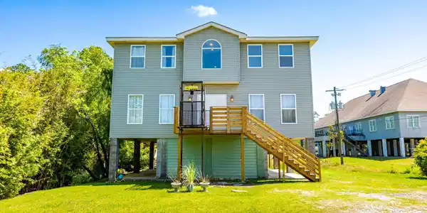 200 Fairway Drive