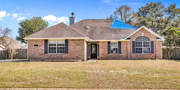 8125 Rue Hollifield